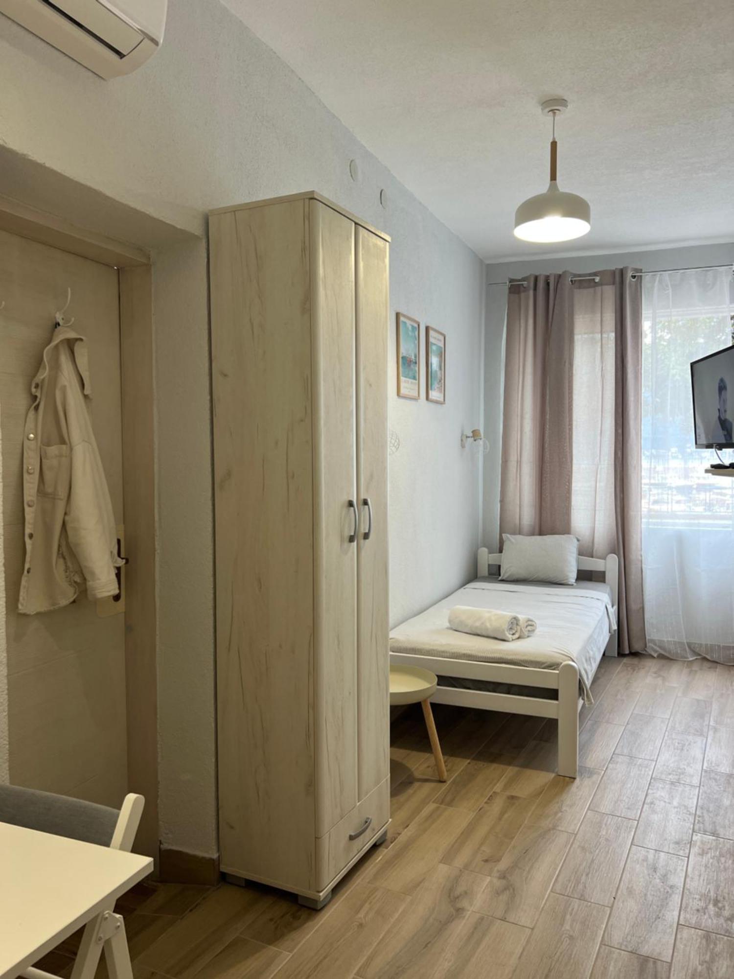 Apartments Astoria Hn Херцег Нови Екстериор снимка