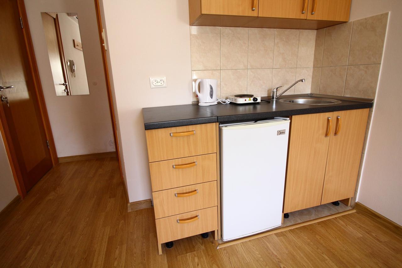 Apartments Astoria Hn Херцег Нови Екстериор снимка