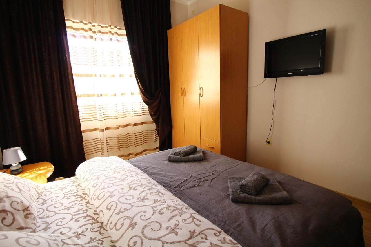 Apartments Astoria Hn Херцег Нови Екстериор снимка