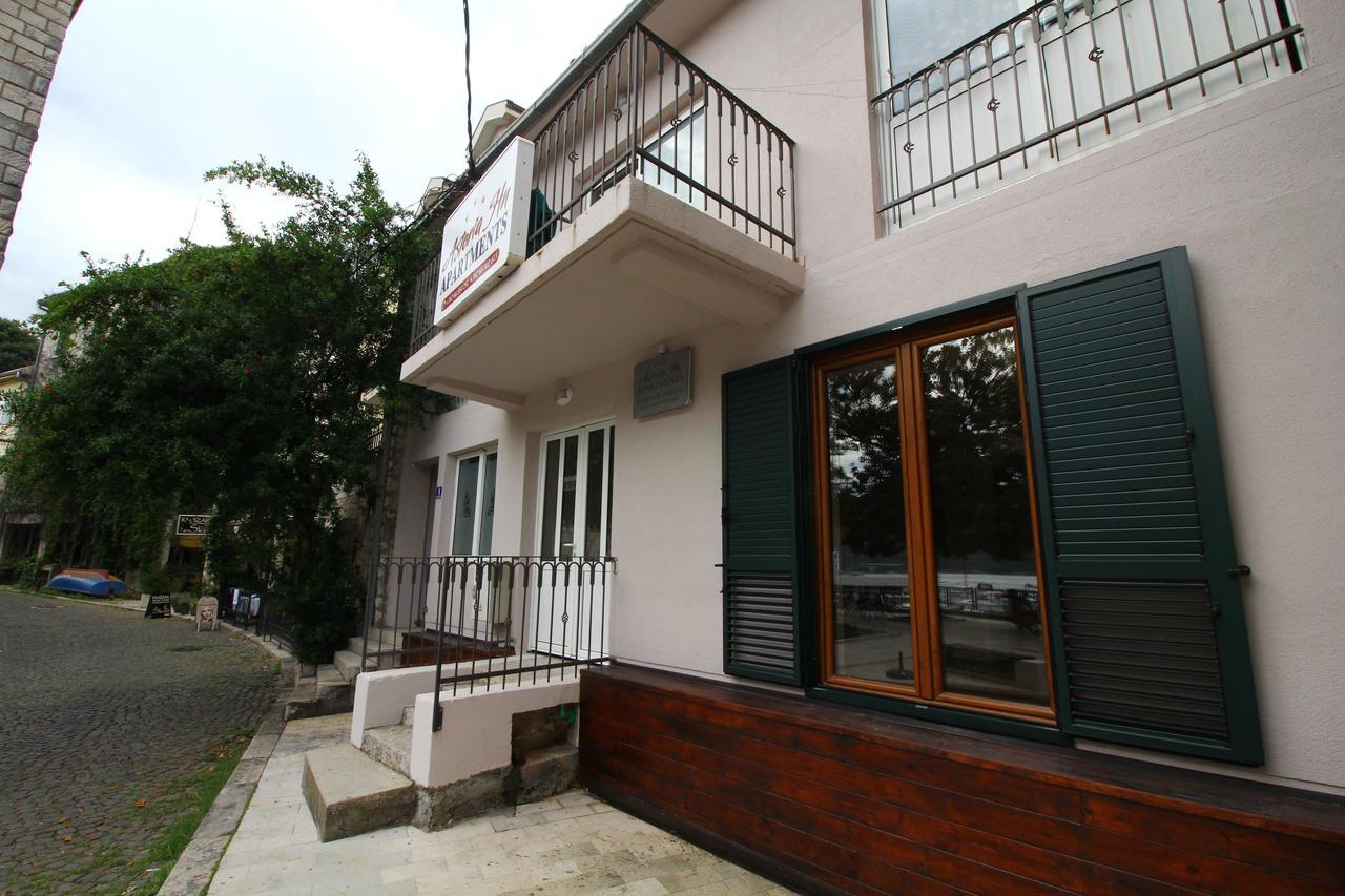 Apartments Astoria Hn Херцег Нови Екстериор снимка