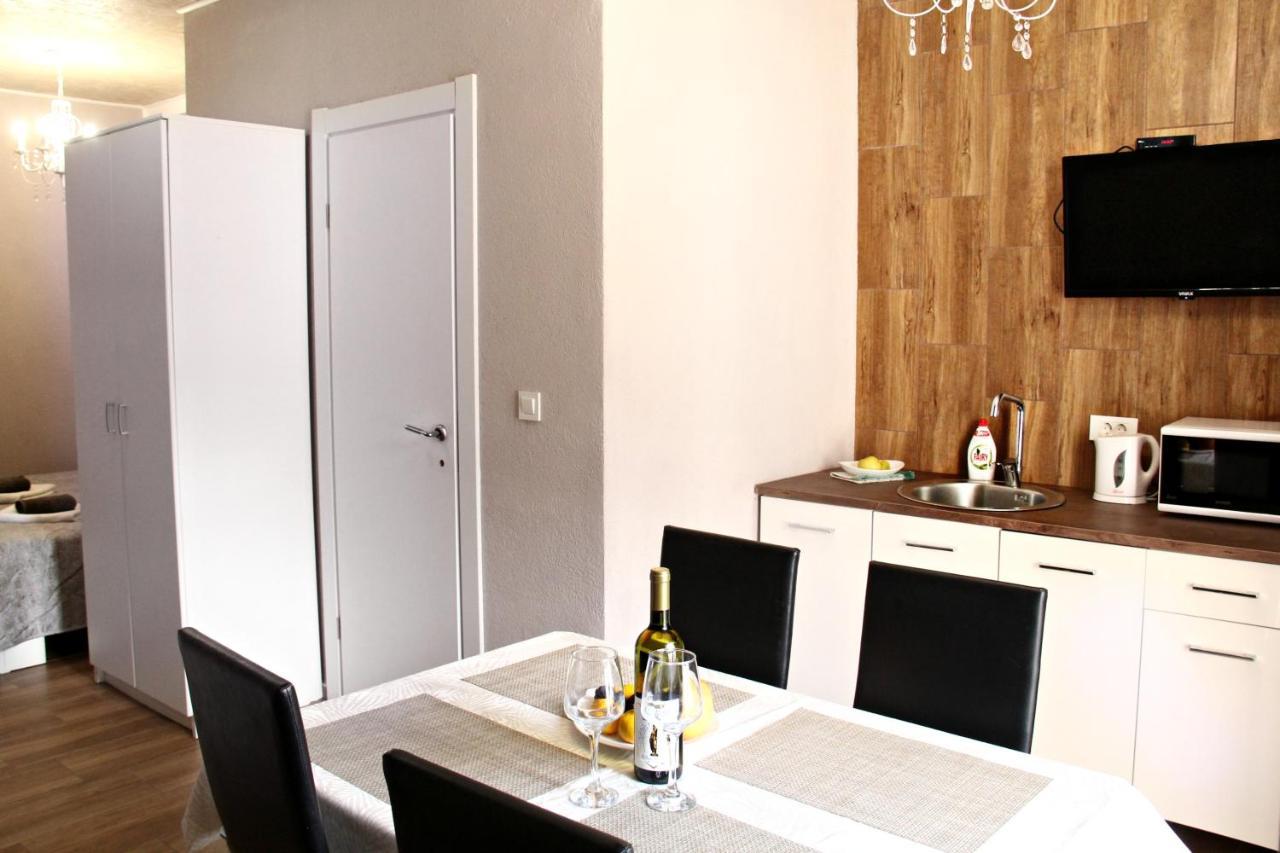 Apartments Astoria Hn Херцег Нови Екстериор снимка