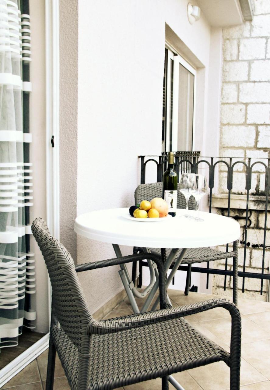 Apartments Astoria Hn Херцег Нови Екстериор снимка
